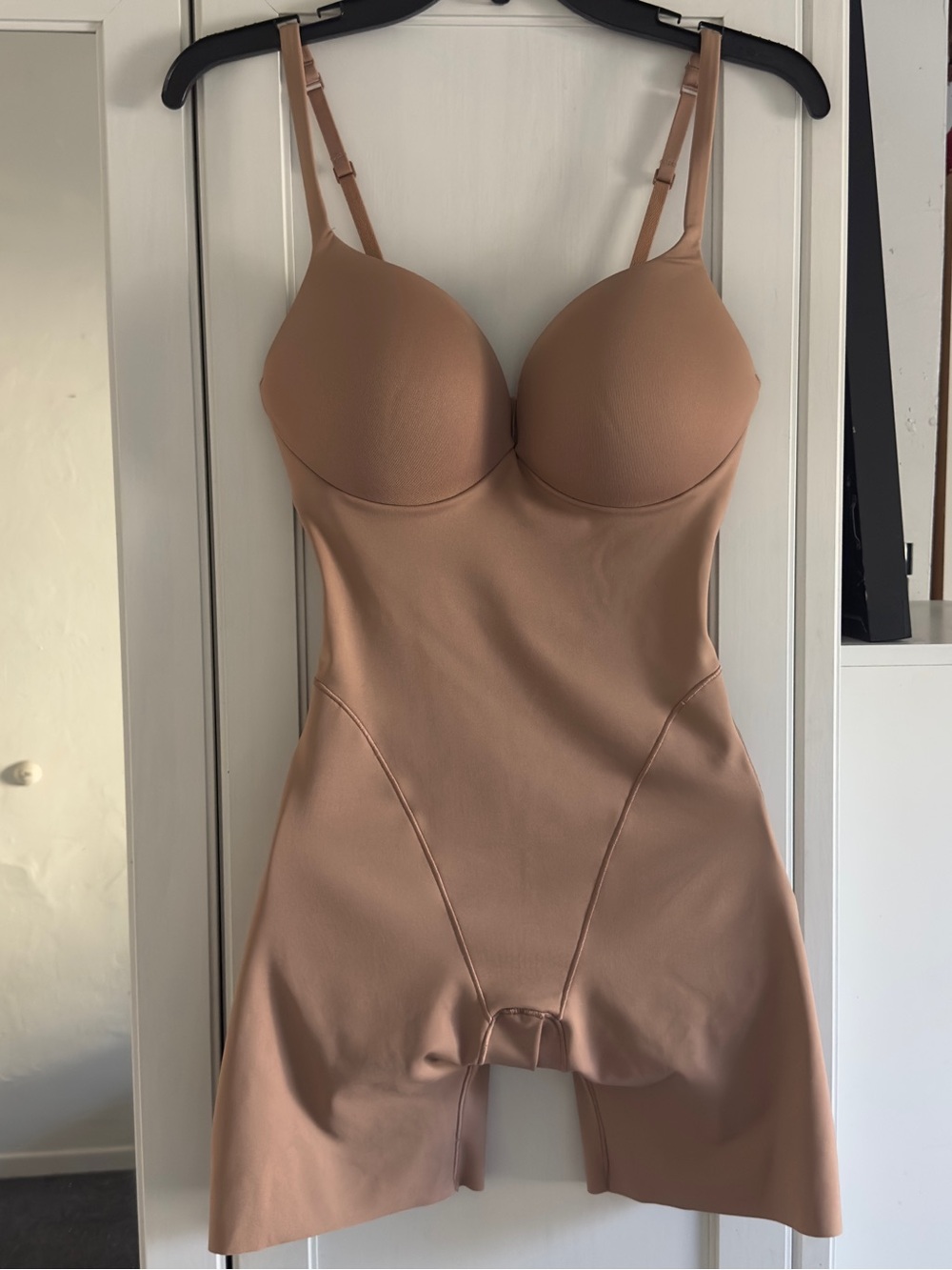 Skims Ultimate Body Push-Up Butt Enhancing Padded Mid Thigh Bodysuit Size Medium